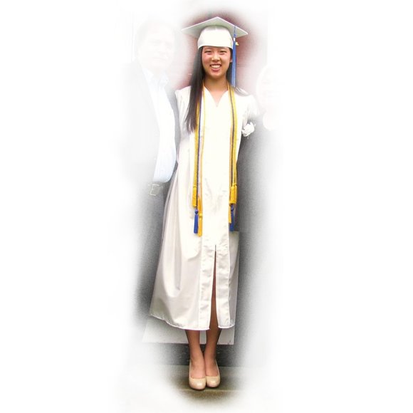 GRADUATION | Cap & Gown | 5'3"-5'5", White - Picture 1 of 2